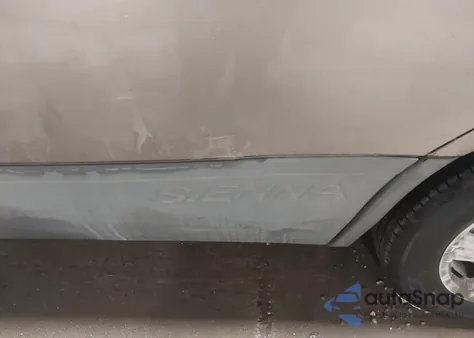 1999 Toyota Sienna Le z USA, uszkodzony, nr VIN 4T3ZF13C0XU168776